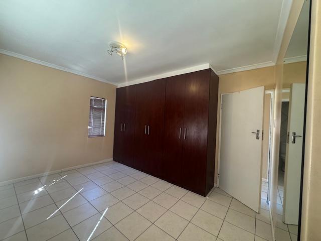 To Let 3 Bedroom Property for Rent in Bothasig Western Cape